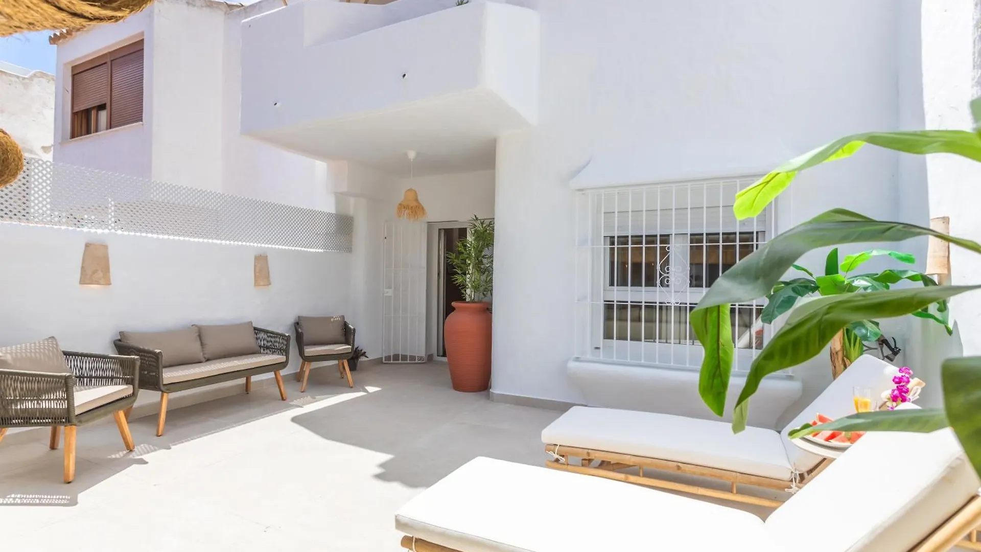 דירות טריפה Espectacular Adosado - Patio, Piscina & Office